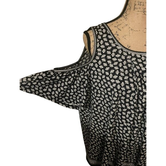 Max Studio Blouses - Picture 2 of 8